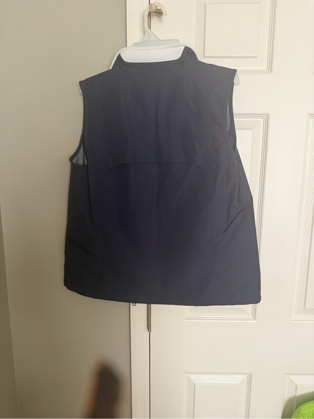 RLX Ralph Lauren Navy Sleeveless Zip Vest with White Piping - Picture 2 of 3